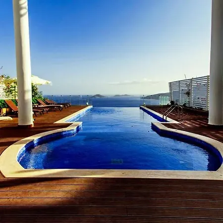 Villa An Amazing With Infinity Pool View Bezirgan